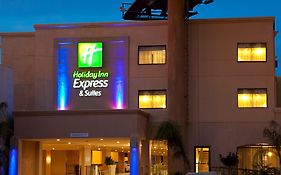 Holiday Inn Express And Suites Woodland Hills